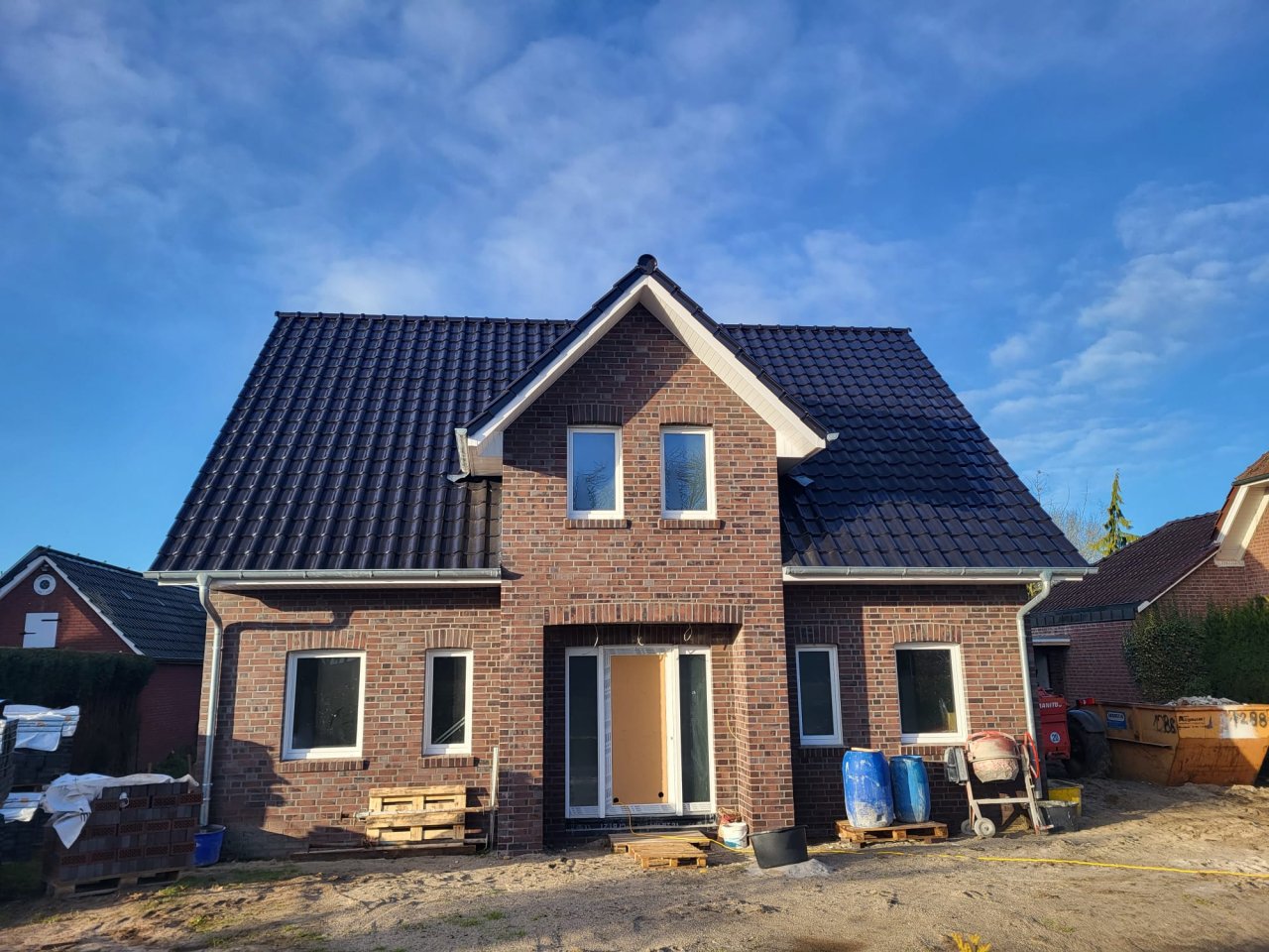 ***VERKAUFT*** Neubau-Einfamilienhaus Das perfekte Zuhause für die Familie – inklusive Grundstück
