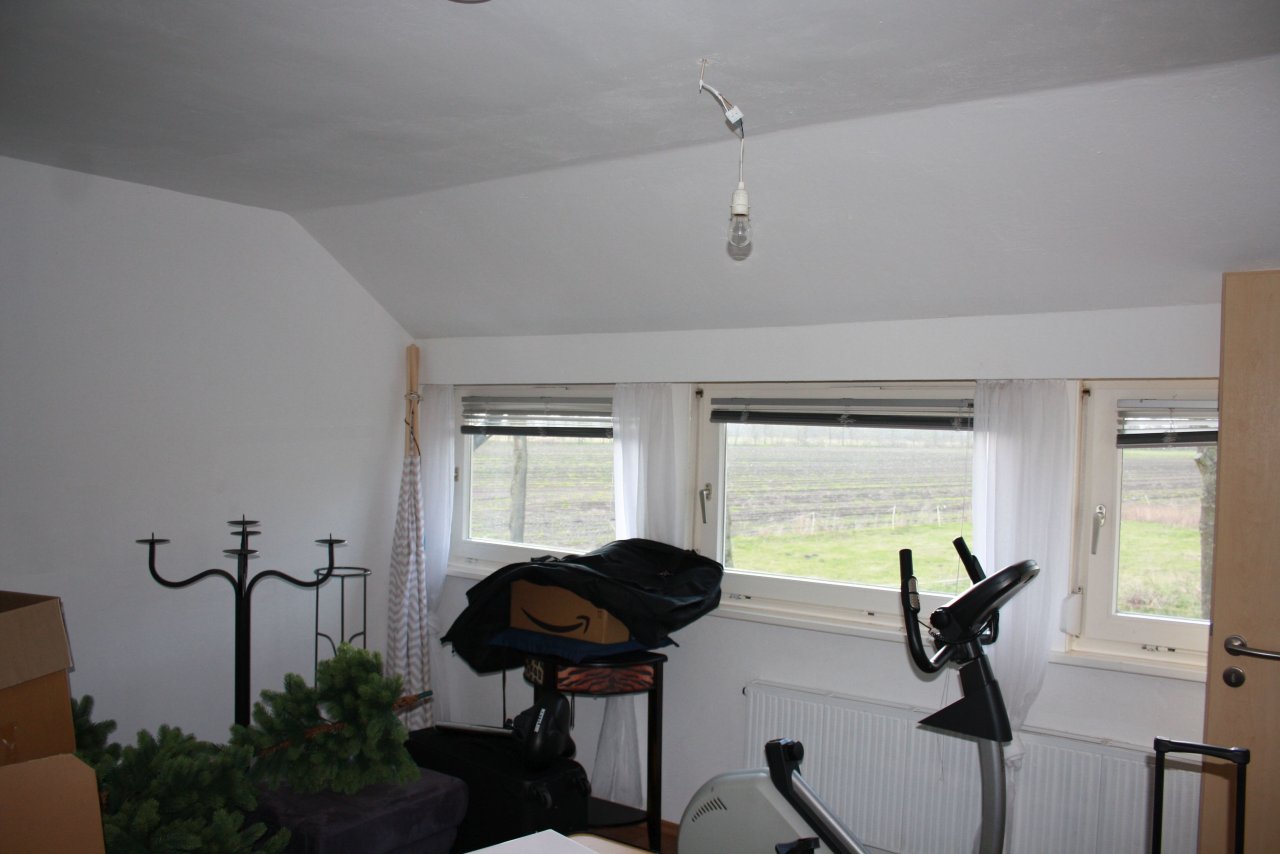 *** Vermietet *** Schöne helle Obergeschoss-Wohnung mit Gartennutzung nach Absprache zu vermieten