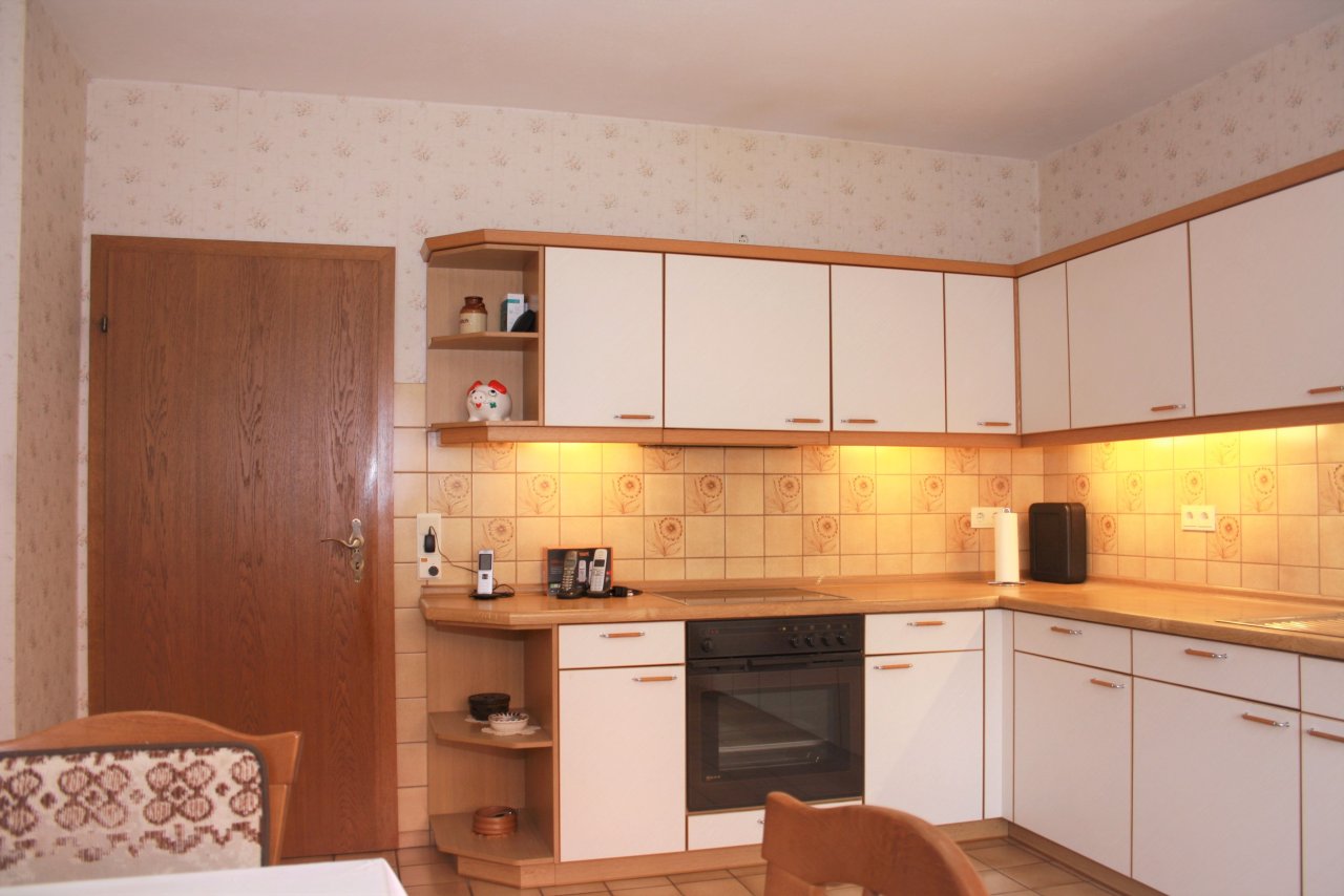 ***VERKAUFT*** Traumhaftes Einfamilienhaus oder Generationenhaus auf einem 2800 qm großen Grundstück in ruhiger Alleinlage.
