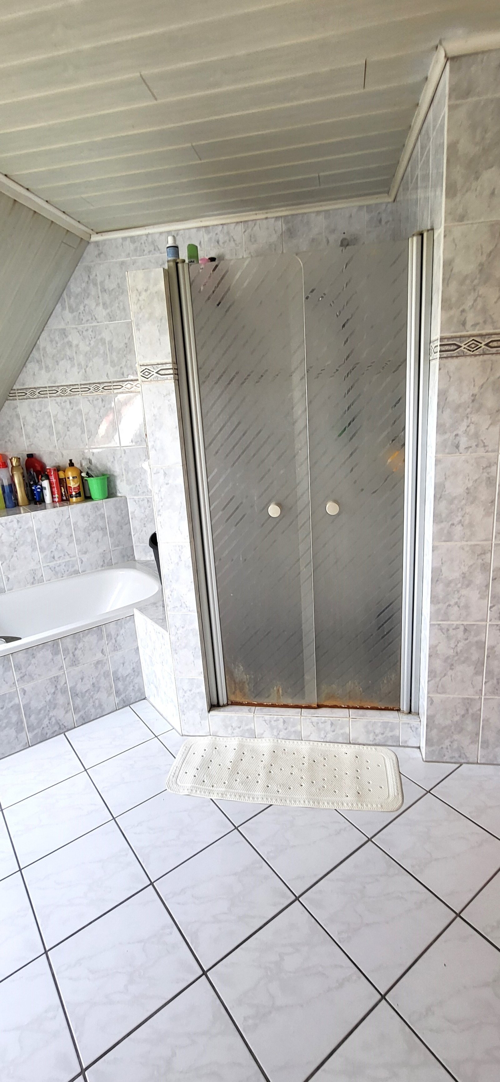 Attraktive Doppelhaushälfte in ruhiger Wohnsiedlung