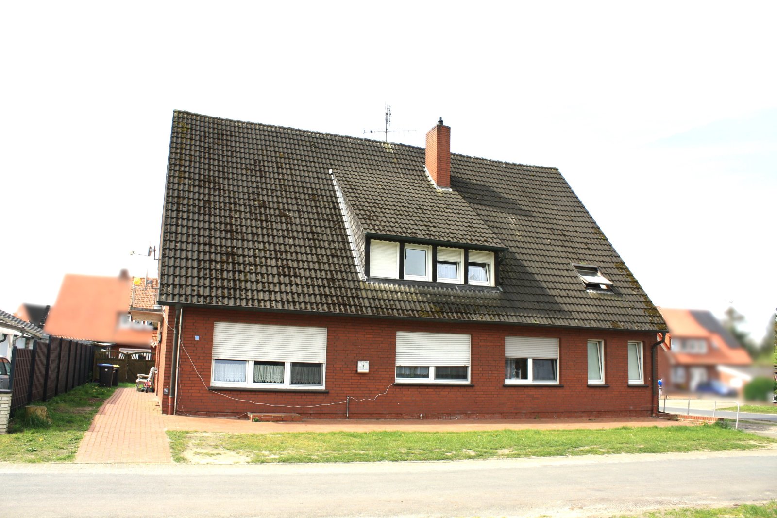 Attraktive Doppelhaushälfte in ruhiger Wohnsiedlung