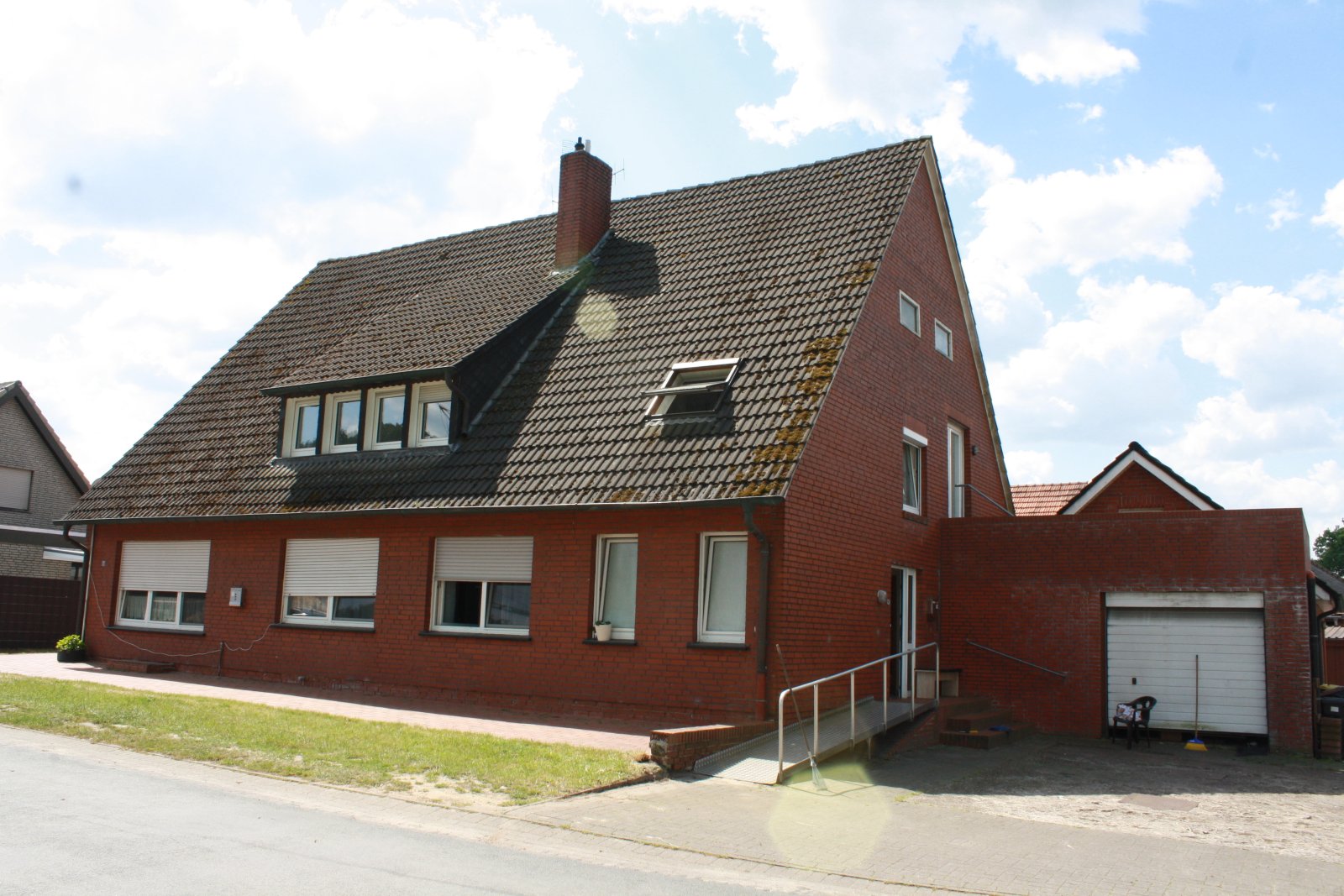 Attraktive Doppelhaushälfte in ruhiger Wohnsiedlung