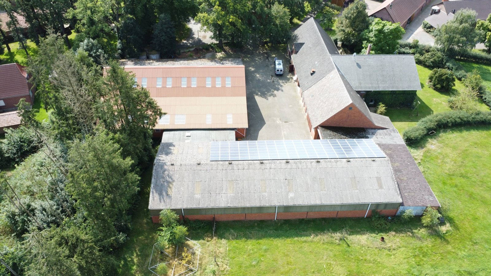"""RESERVIERT""" Wohnen, wo Pferde sich wohlfühlen – mit Reithalle und großzügigen Weideflächen