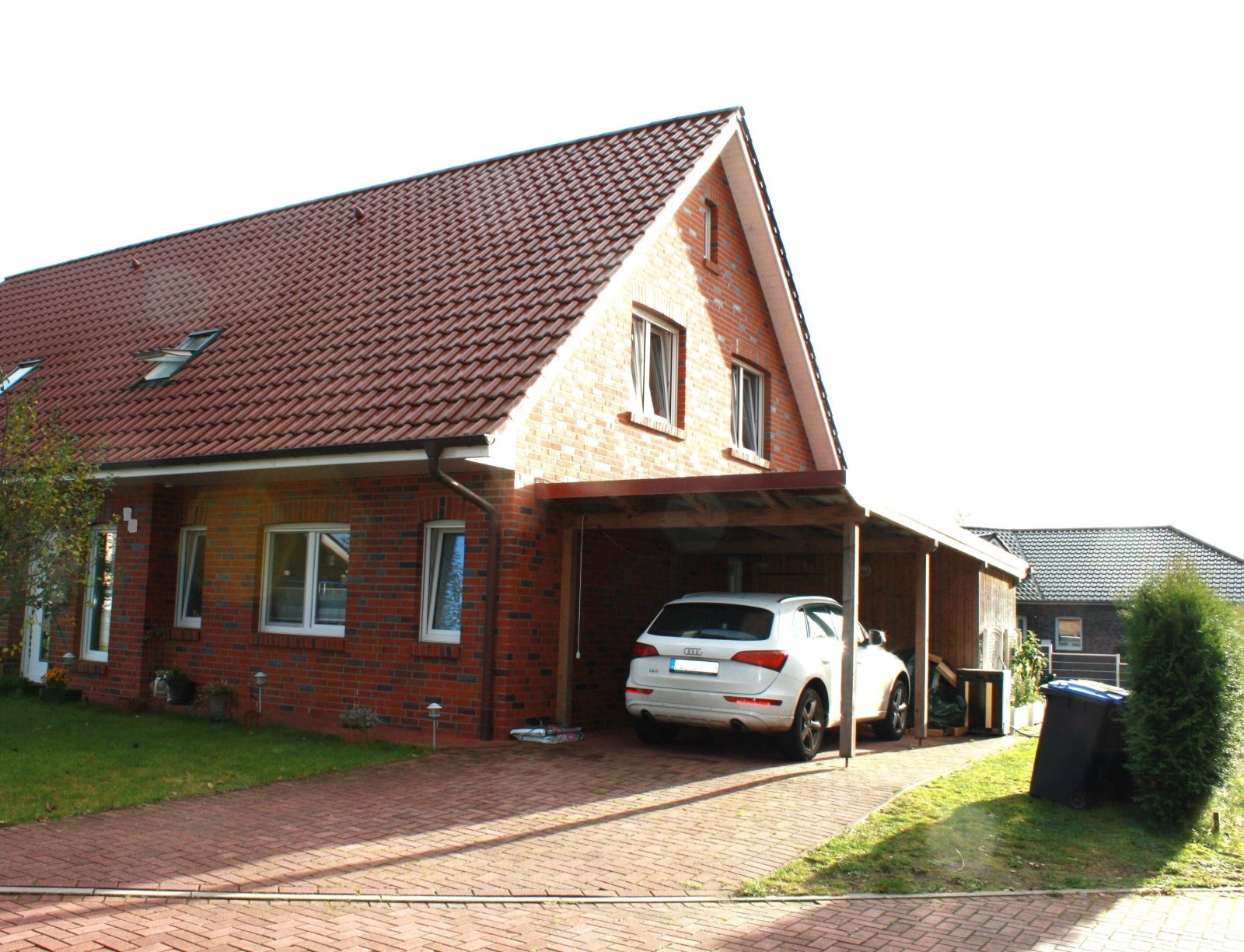 Attraktive Doppelhaushälfte in ruhiger Wohnsiedlung