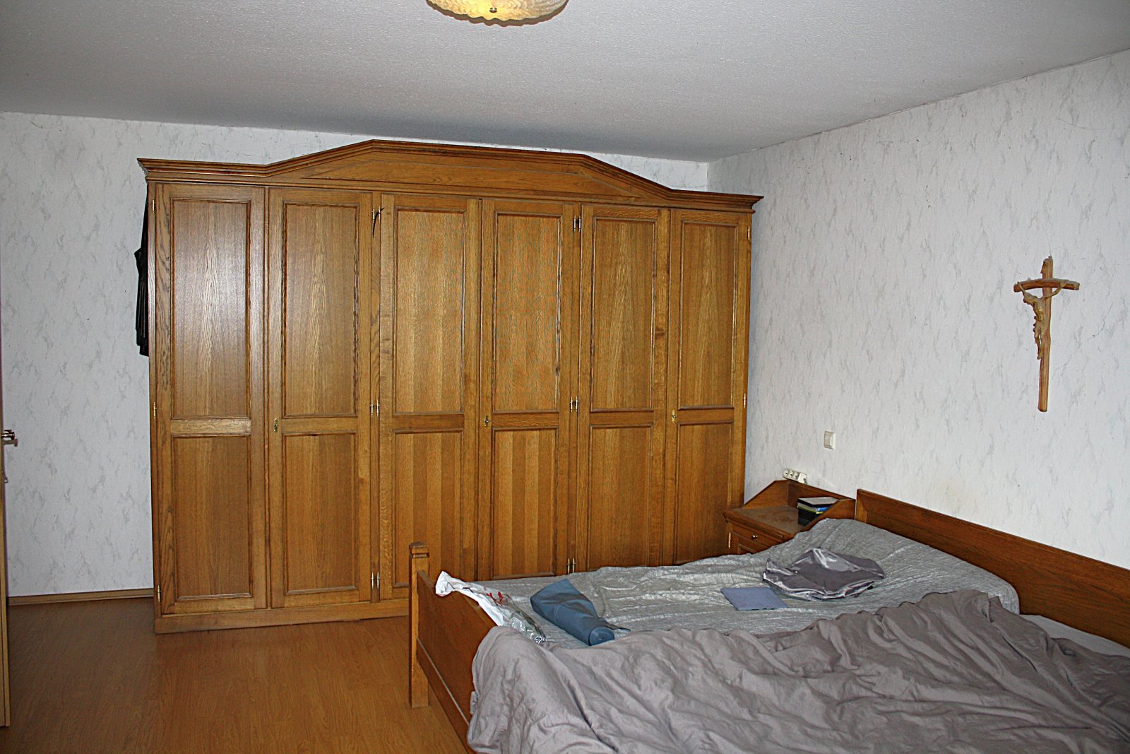 Großzügiges Wohnhaus mit Wintergarten, Poolhaus und vielseitigen Nutzungsmöglichkeiten