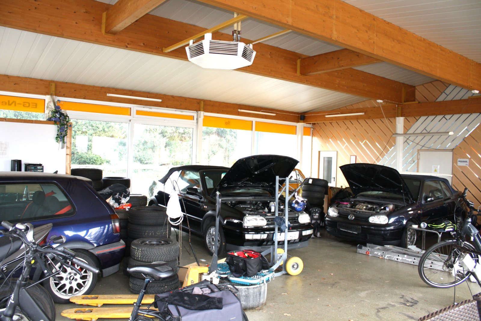 Großzügiges Wohnhaus mit Wintergarten, Poolhaus und vielseitigen Nutzungsmöglichkeiten